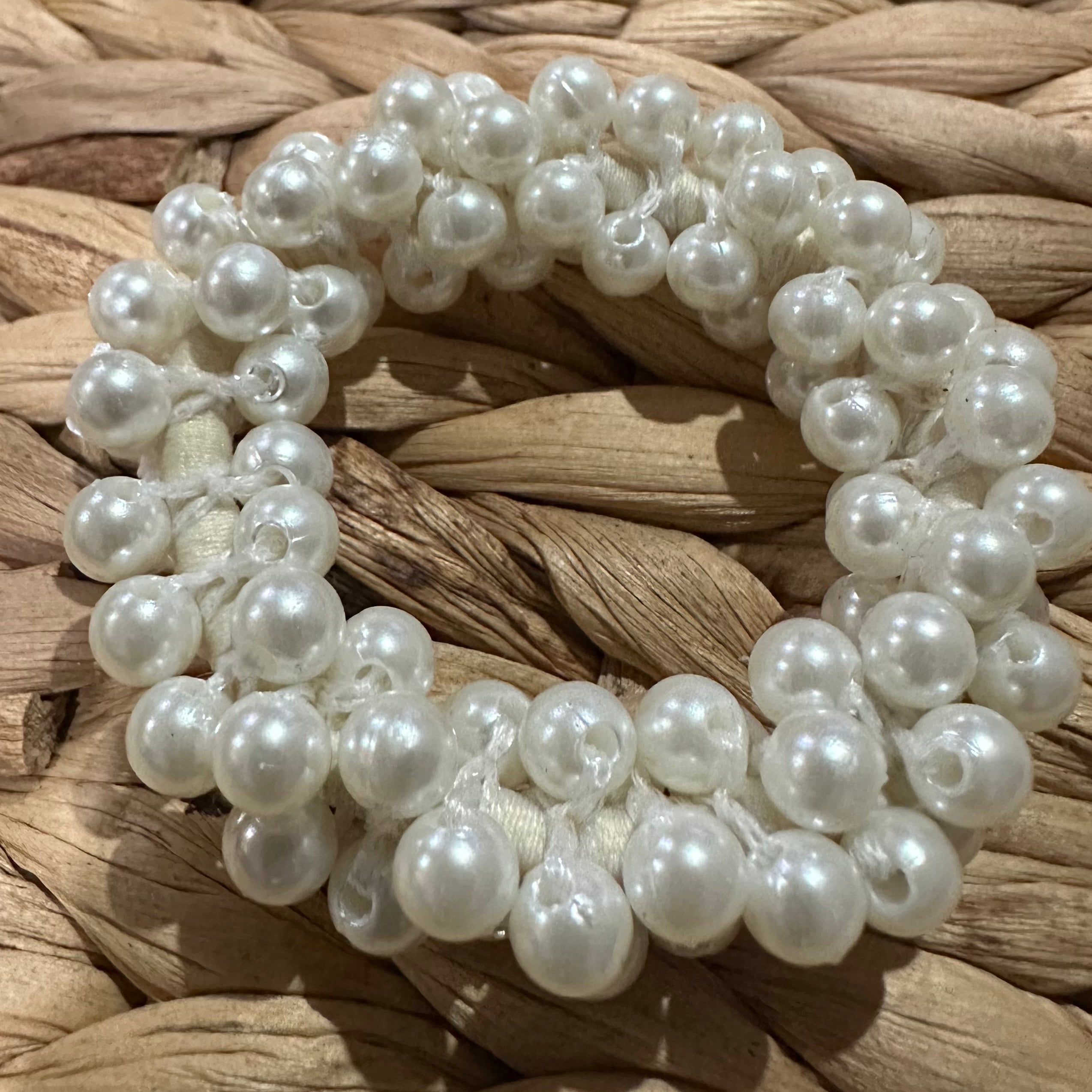 Pearl Cluster Hairtie